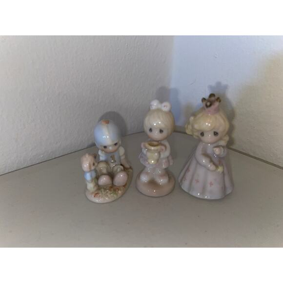 3 Precious Moments Mini Figurines 1999 2" Enesco Porcelain Figures - Picture 1 of 5